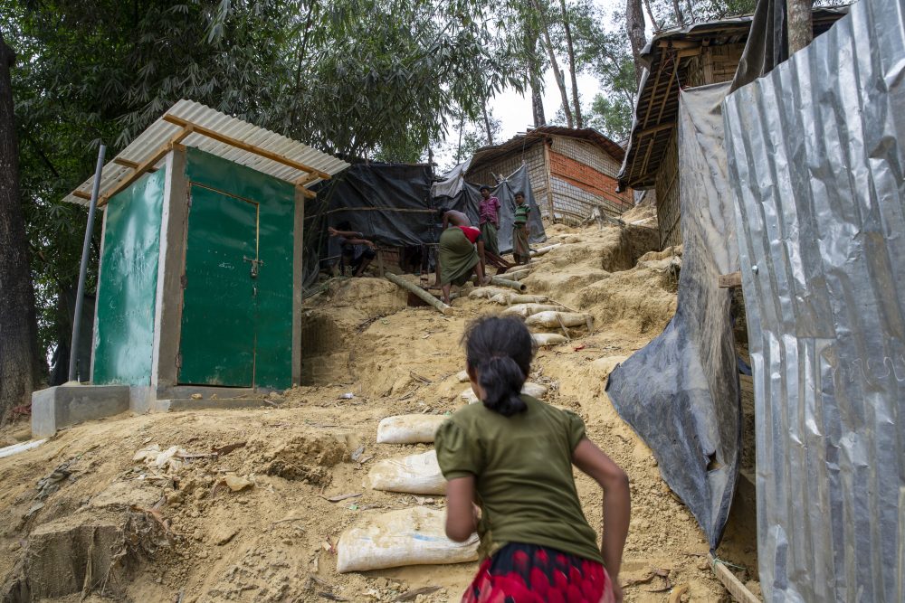 Helvetas Rohingya Rohr April 2019 Helvetas Rohingya Rohr April 2019 M4 B5783