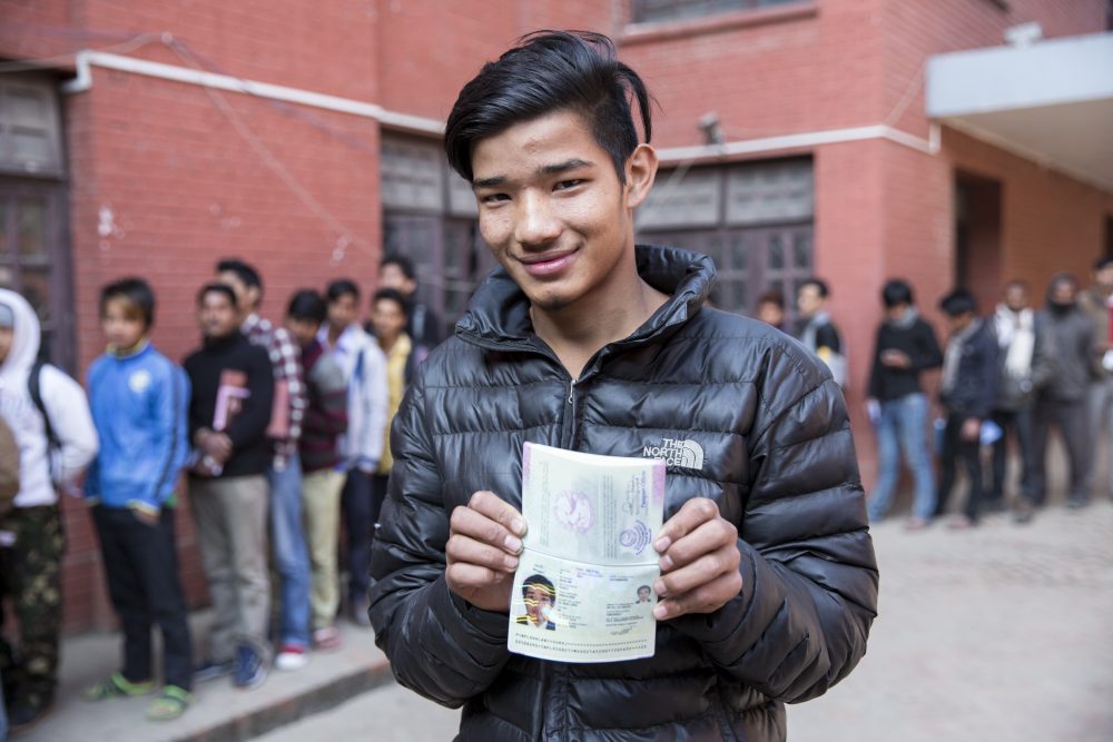 Junger Arbeitmsigrant In Nepal